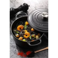 LE CREUSET Cocotte en Fonte Ronde 26 cm Noir mat Signature* Cocotte En Fonte