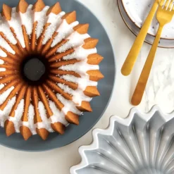NORDIC WARE Moule à Gâteau Bundt Brilliance 2,5 L Gold* Moule Anti-adhésif|Moules À Gâteaux