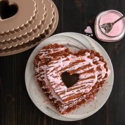 NORDIC WARE Moule à Gâteau Bundt Cœur 3 Étages Toffee* Moule Anti-adhésif|Moules À Gâteaux