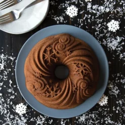 NORDIC WARE Moule à Gâteau Bundt Let It Snow Silver* Moule Anti-adhésif|Moules À Gâteaux