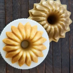 NORDIC WARE Moule à Gâteau Bundt Lotus Gold* Moule Anti-adhésif|Moules À Gâteaux