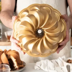 NORDIC WARE Moule à Gâteau Bundt Pirouette Gold* Moule Anti-adhésif|Moules À Gâteaux