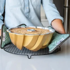 NORDIC WARE Moule à Gâteau Bundt Torsadé Gold* Moule Anti-adhésif|Moules À Gâteaux