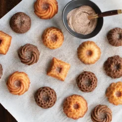 NORDIC WARE Moule Mini Bundt Charms Assortis (x12) Gold* Moule Anti-adhésif|Moules À Gâteaux