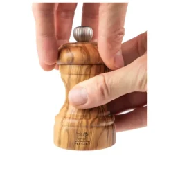 PEUGEOT Moulin à Poivre Bistro 10 cm Bois Olivier* Moulin