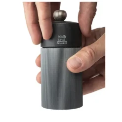 PEUGEOT Moulin à Poivre Line 12 cm Carbone* Moulin