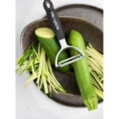 MICROPLANE Éplucheur à Julienne en Y Specialty Noir* Eplucheurs, Dénoyauteur