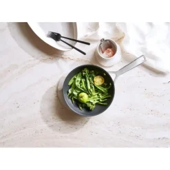 LE CREUSET Poêle 22 cm Anti-Adhérente Les Forgées* Poêles