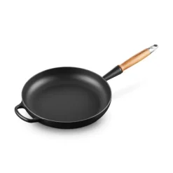 LE CREUSET Poêle en Fonte 28 cm Noir Mat avec Manche en Bois Signature* Poêles