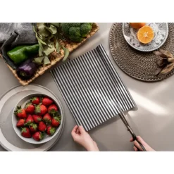 NUTS Rouleau Emballage Alimentaire Cire Abeille Noir 90 x 30,5 cm* Conservation