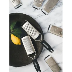 MICROPLANE Râpe Coupe Large Gourmet Noir* Râpes À Fromage|Râpe À Légumes