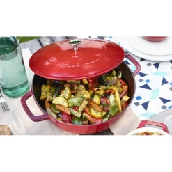 STAUB Sauteuse en Fonte Chistera 28 cm Rouge Cerise* Sauteuses